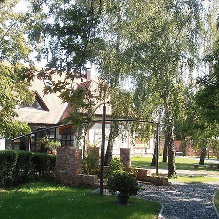 Martineum Felnottkepzo Akademia Hostel Szombathely Exterior photo